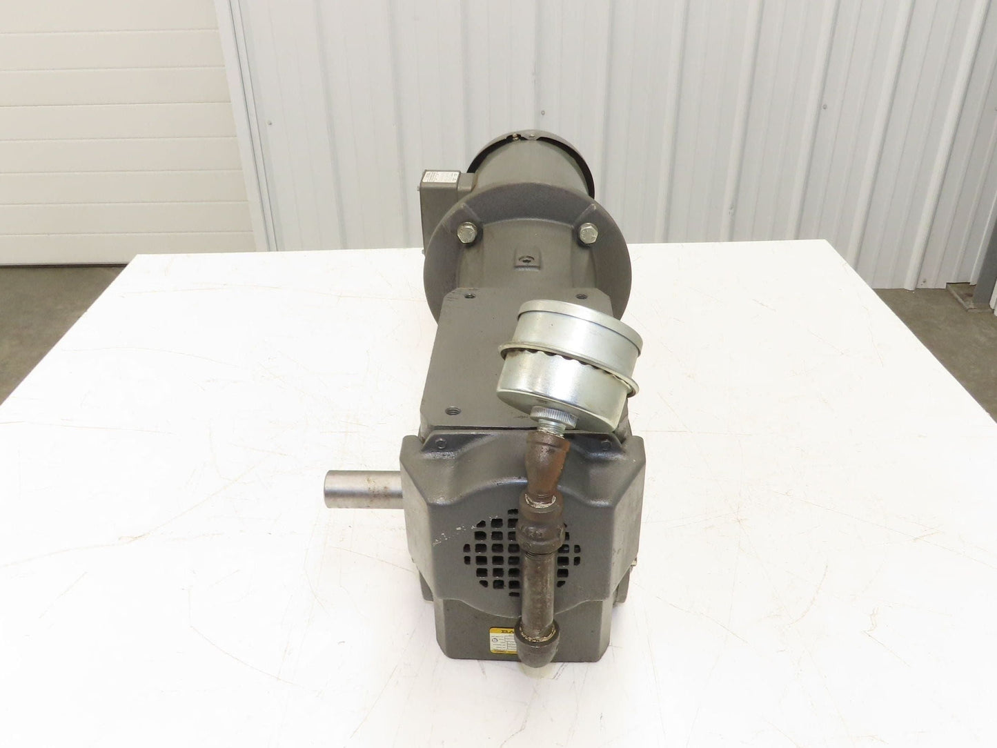Baldor VM3611T Gearmotor 3Hp 230/460V 3PH 15:1 Reducer 115rpm RH Output 182TC