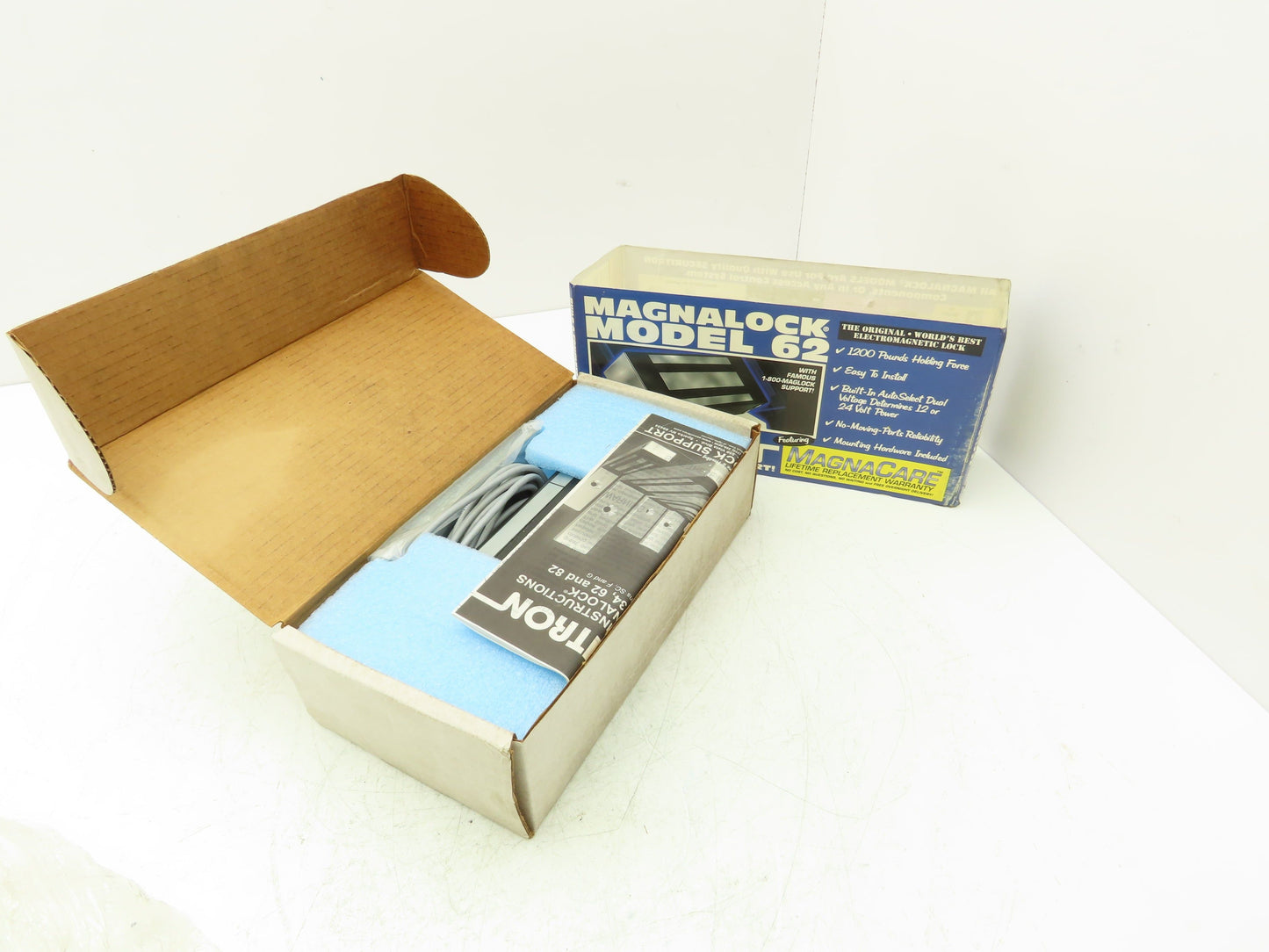 Securitron M62SCG Magnalock Electromagnetic Lock 12/24VDC 1200 lbs Holding Force