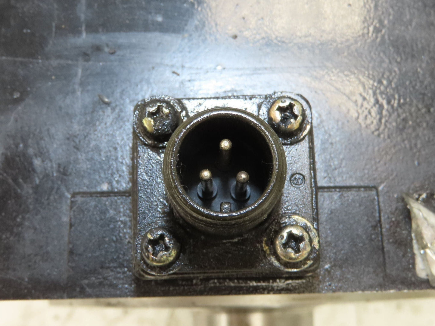 Okuma BL-MC100J-20SB AC Servo Motor 2kW 2000 RPM 133V 8.91A 3PH Encoder