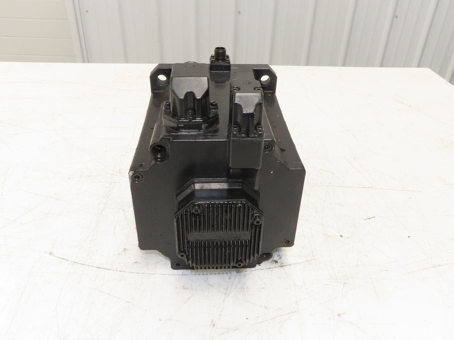 Okuma BL-MC100J-20SB AC Servo Motor 2kW 2000 RPM 133V 8.91A 3PH Encoder