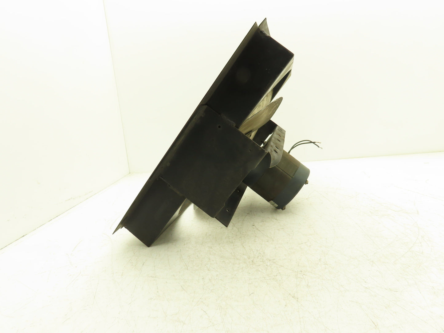 Lincoln Electric 8414310434 Cooling Fan And Bracket For Lincoln Welder 115VAC