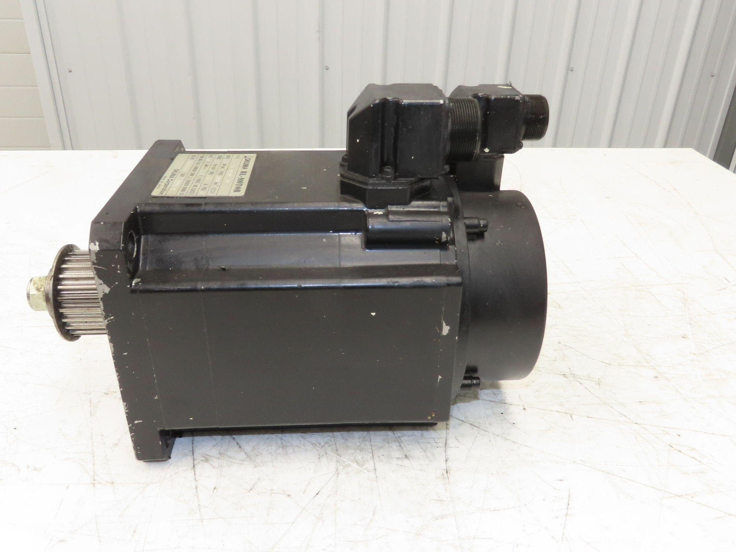 Okuma BL-MC200E-20T AC Servo Motor 4kW 2000 RPM 157V 3PH Encoder ER-FC-2048D