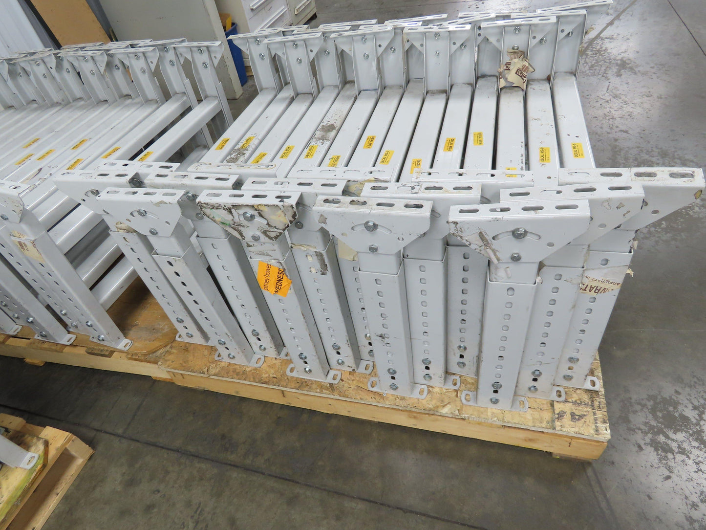 Hytrol MS-6 36"W Conveyor Leg Stationary Floor Support 23-5/8" to 35-5/8"H WHITE