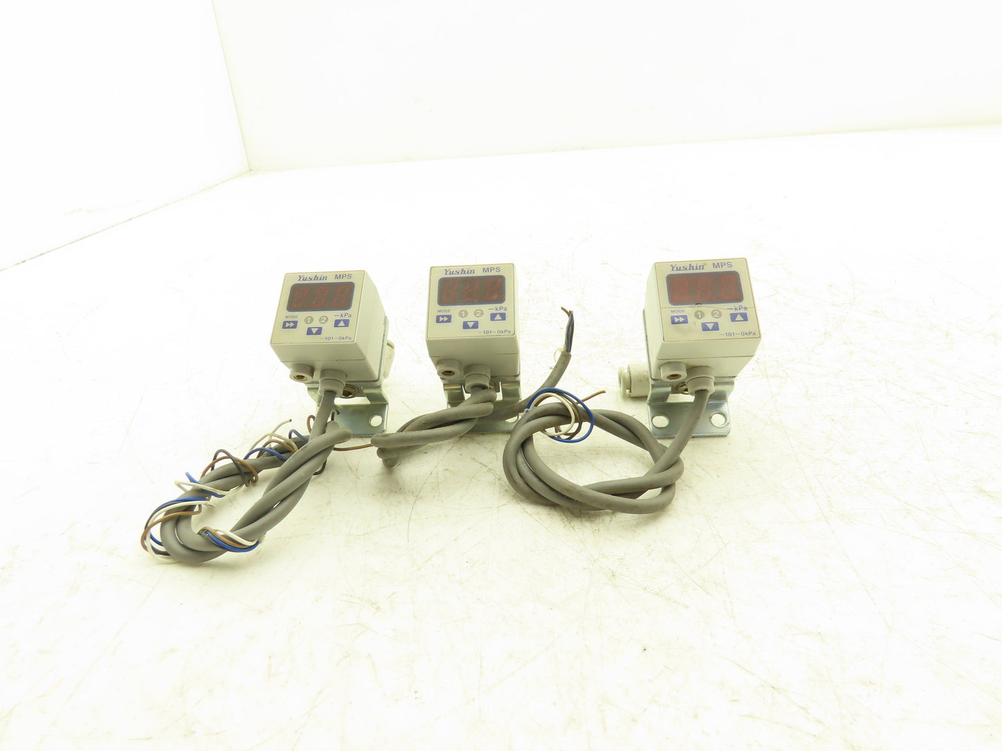 Yushin MPS-V3RC-G-YSN Digital Pressure Switch 10.8-30vdc 0-145psi Lot of 3