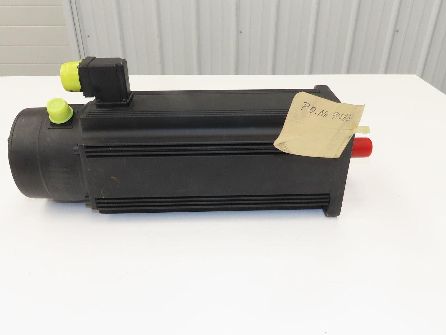 Indramat MAC090C-0-KD-3-C/110-B-1/S005 Permanent Magnet AC Servo Motor 2000 RPM