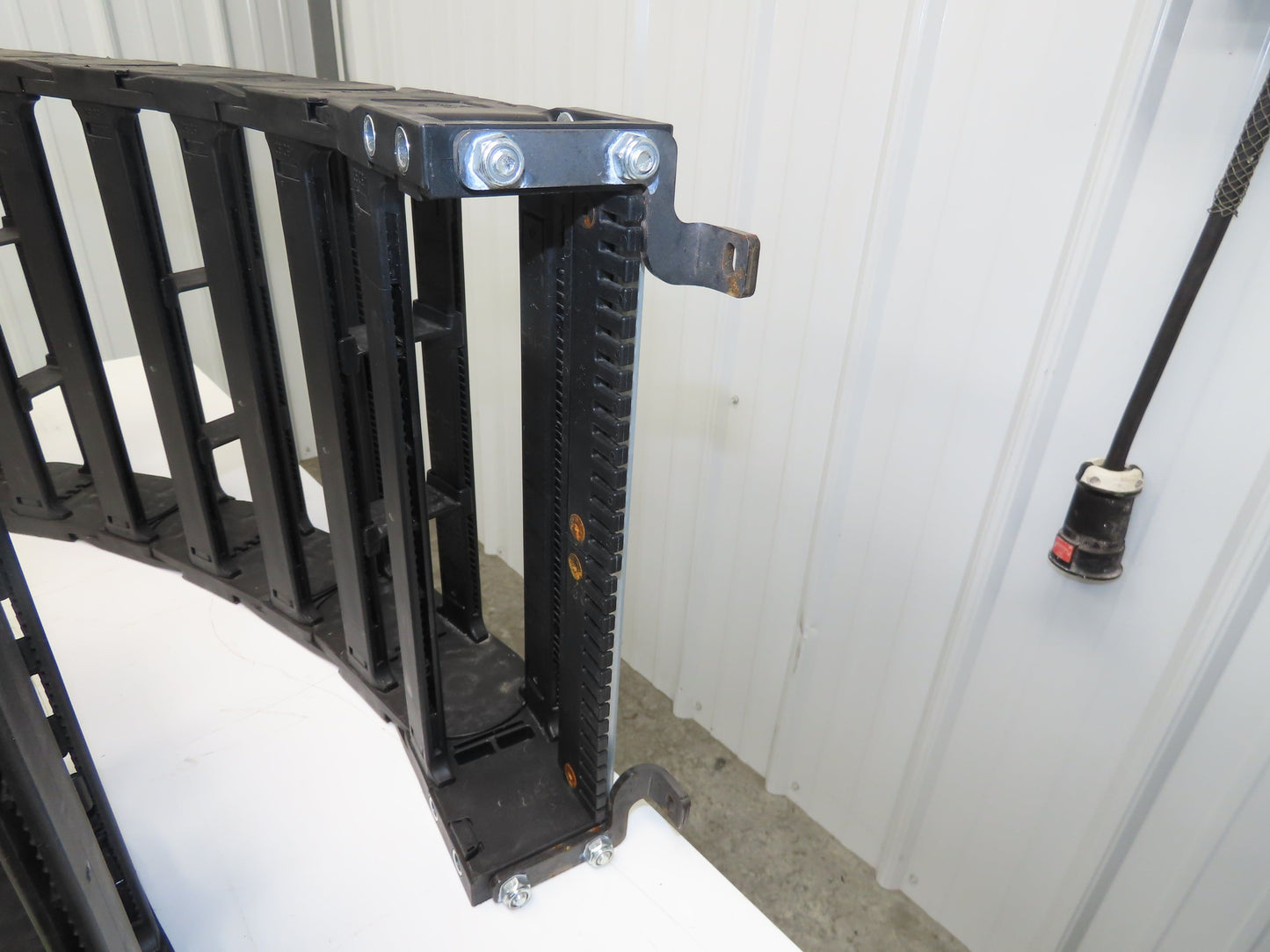 Igus Series E4 Energy Chain Cable Carrier 55mm x 300mm 12' Length