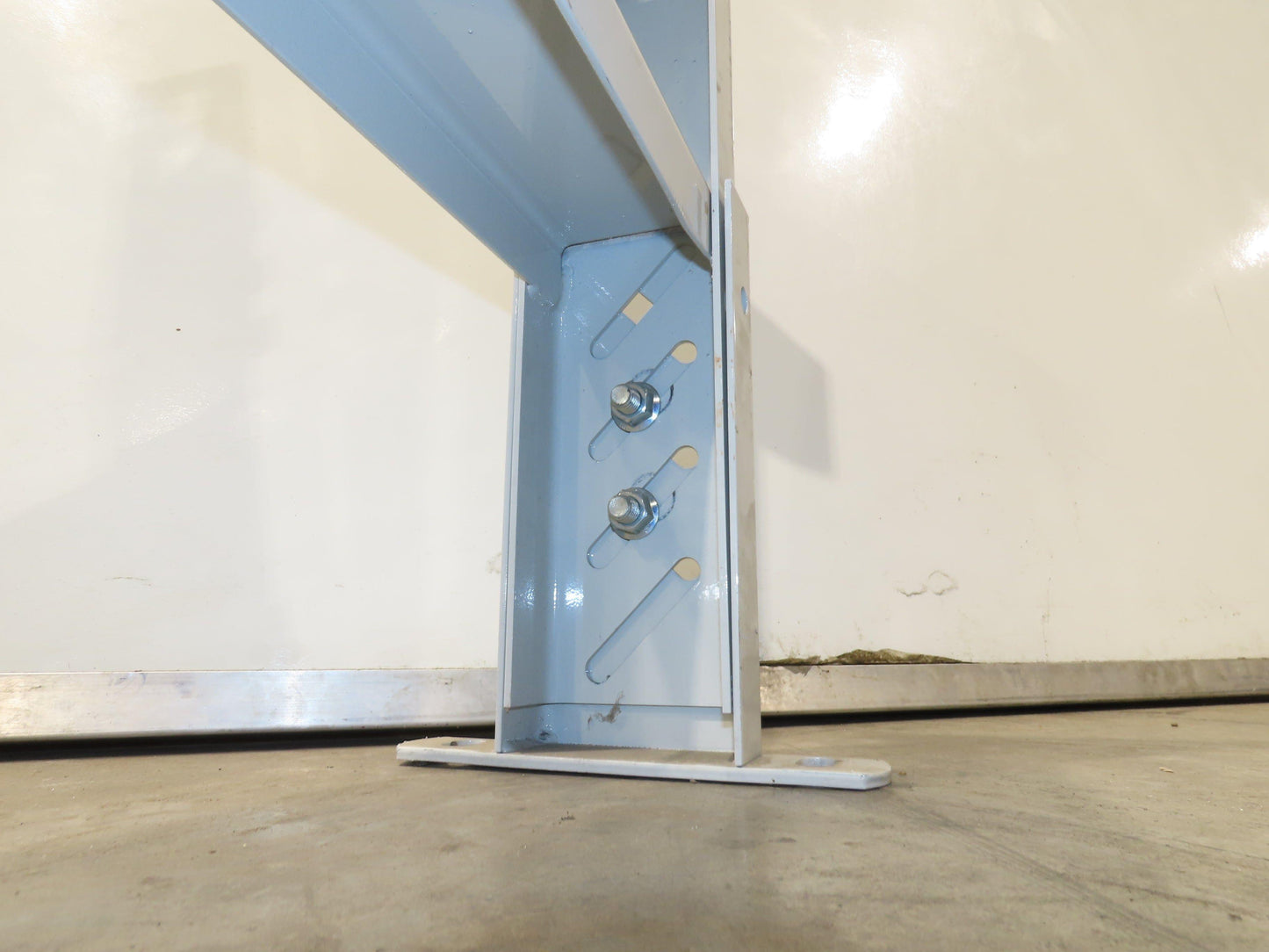 Hytrol HPS-7 31"W Conveyor Leg Stationary Floor Support 25-5/8" to 31-5/8" WHITE