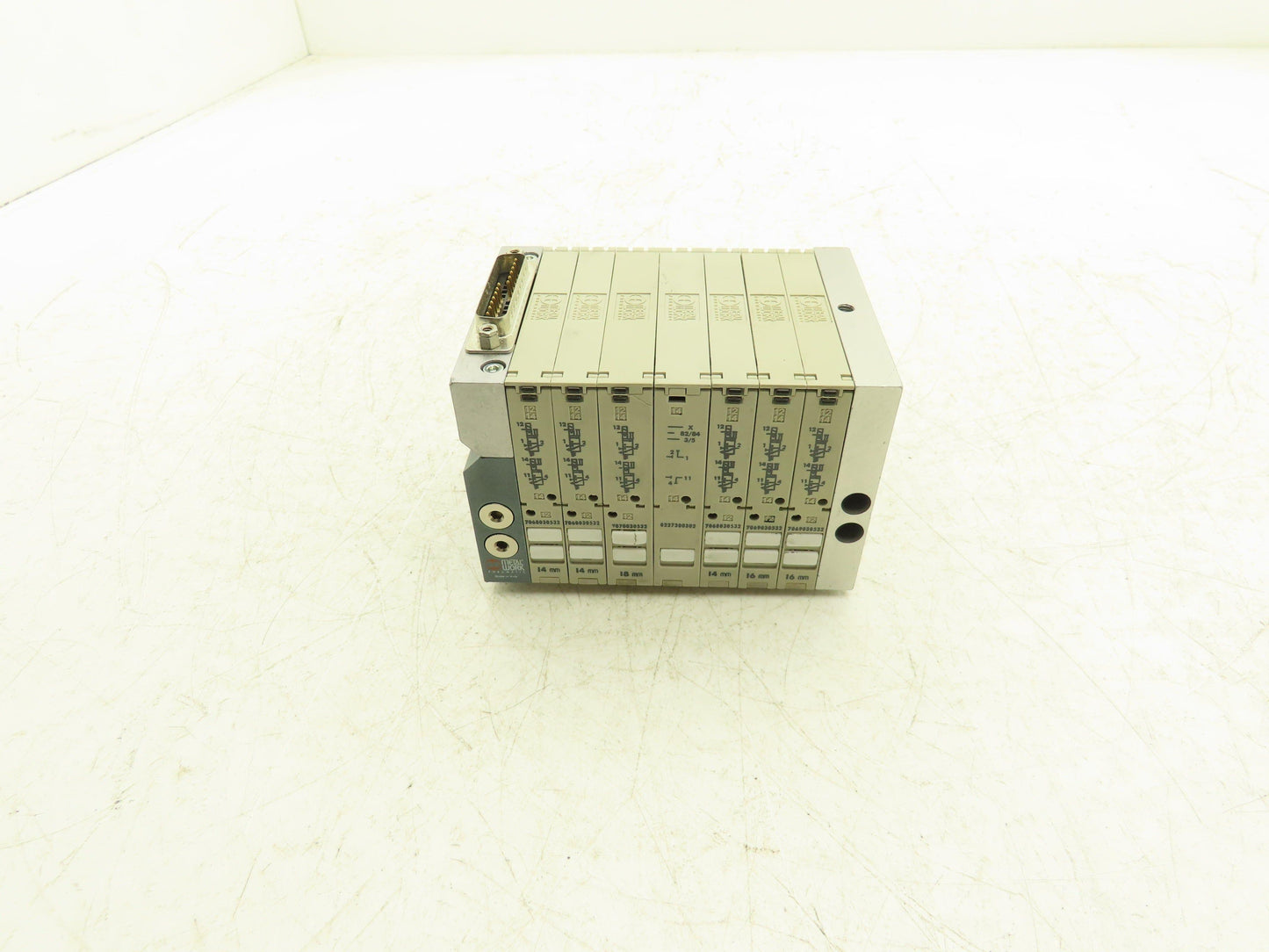 Metal Work Pneumatic 7068030532 | 7069030532 NC Solenoid Valve Island Multimach
