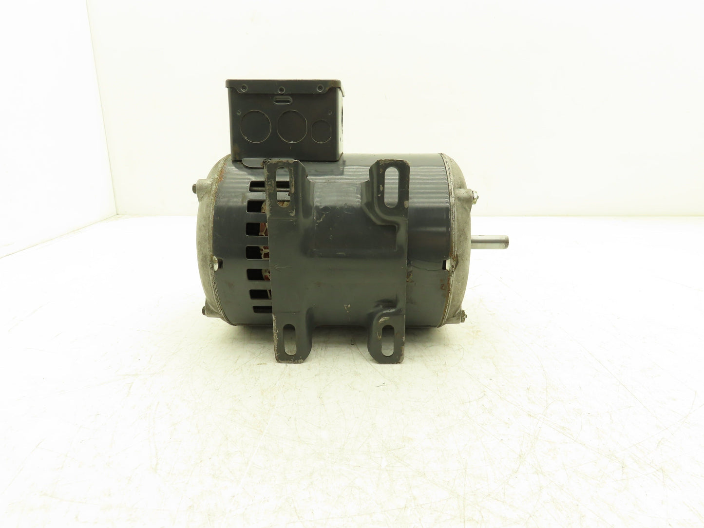 Dayton 6XH88 AC Motor 1/3Hp 1725rpm 208-230/460V 3ph 48 Frame ODP