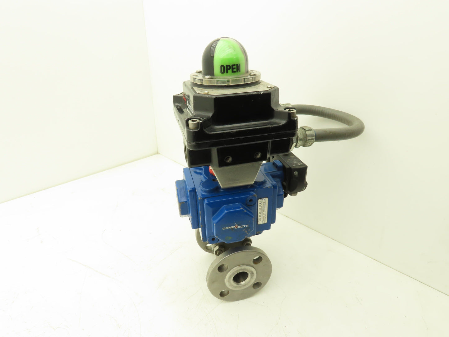 Flowserve 1" Stainless Ball Valve Compact Pneumatic Actuator C25 SR-2C IMP