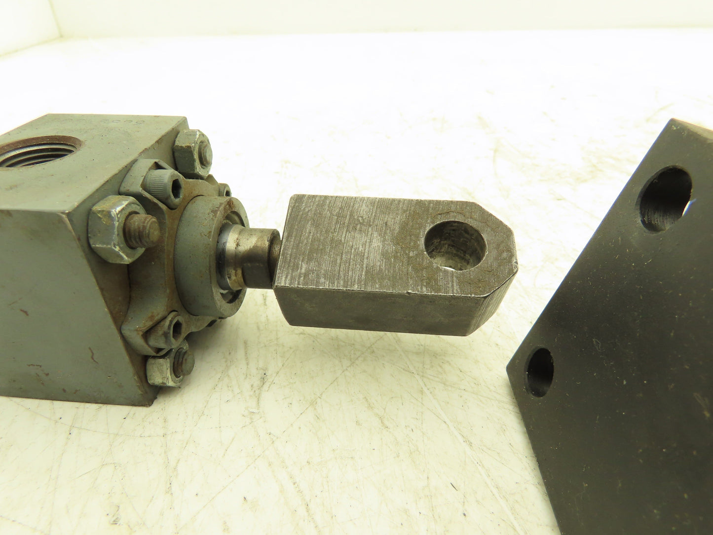 Miller A86R2B/A50B2B Pneumatic Air Cylinder 1-1/2" Bore 4" Stroke Lot of 2