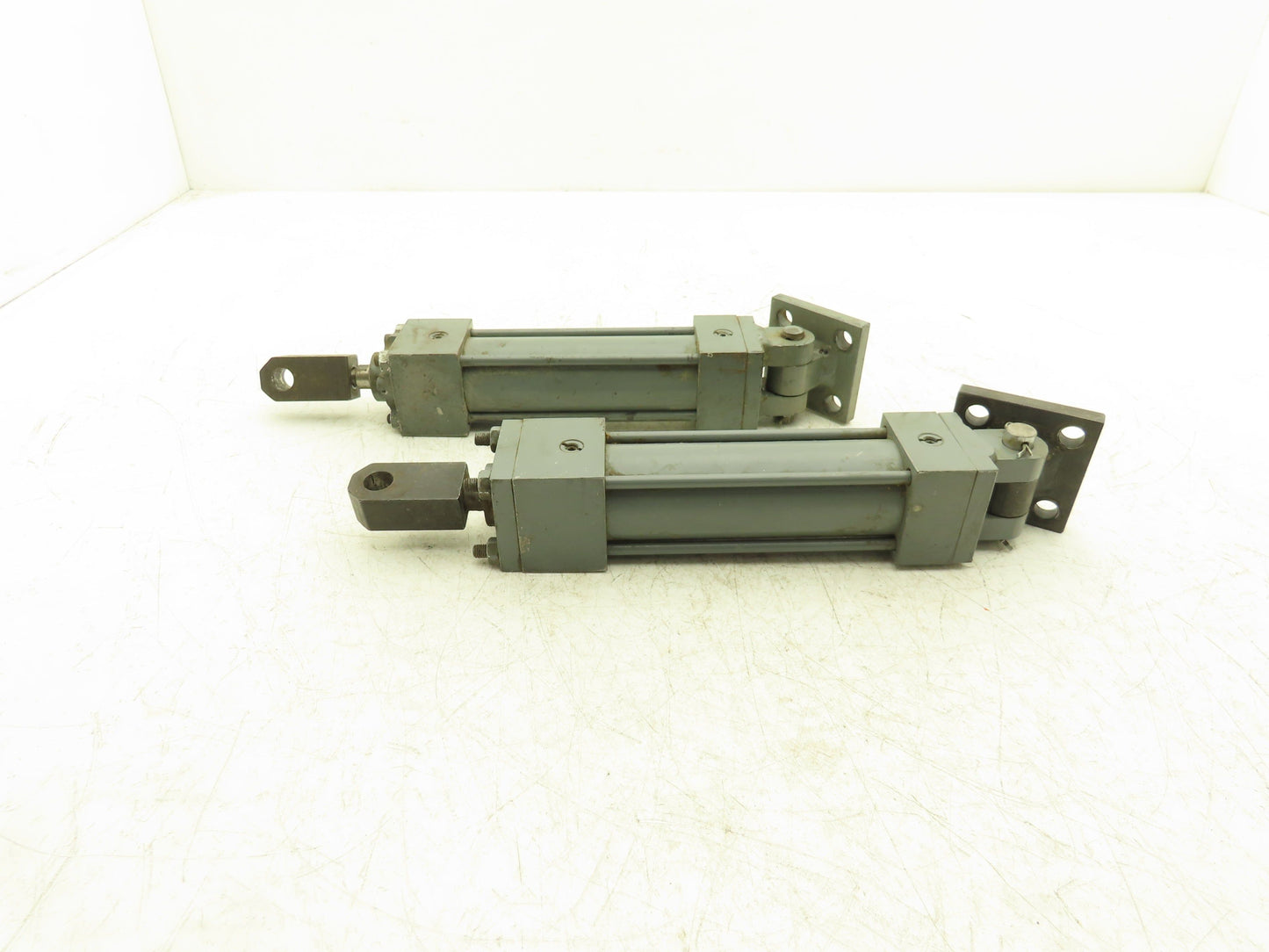 Miller A86R2B/A50B2B Pneumatic Air Cylinder 1-1/2" Bore 4" Stroke Lot of 2