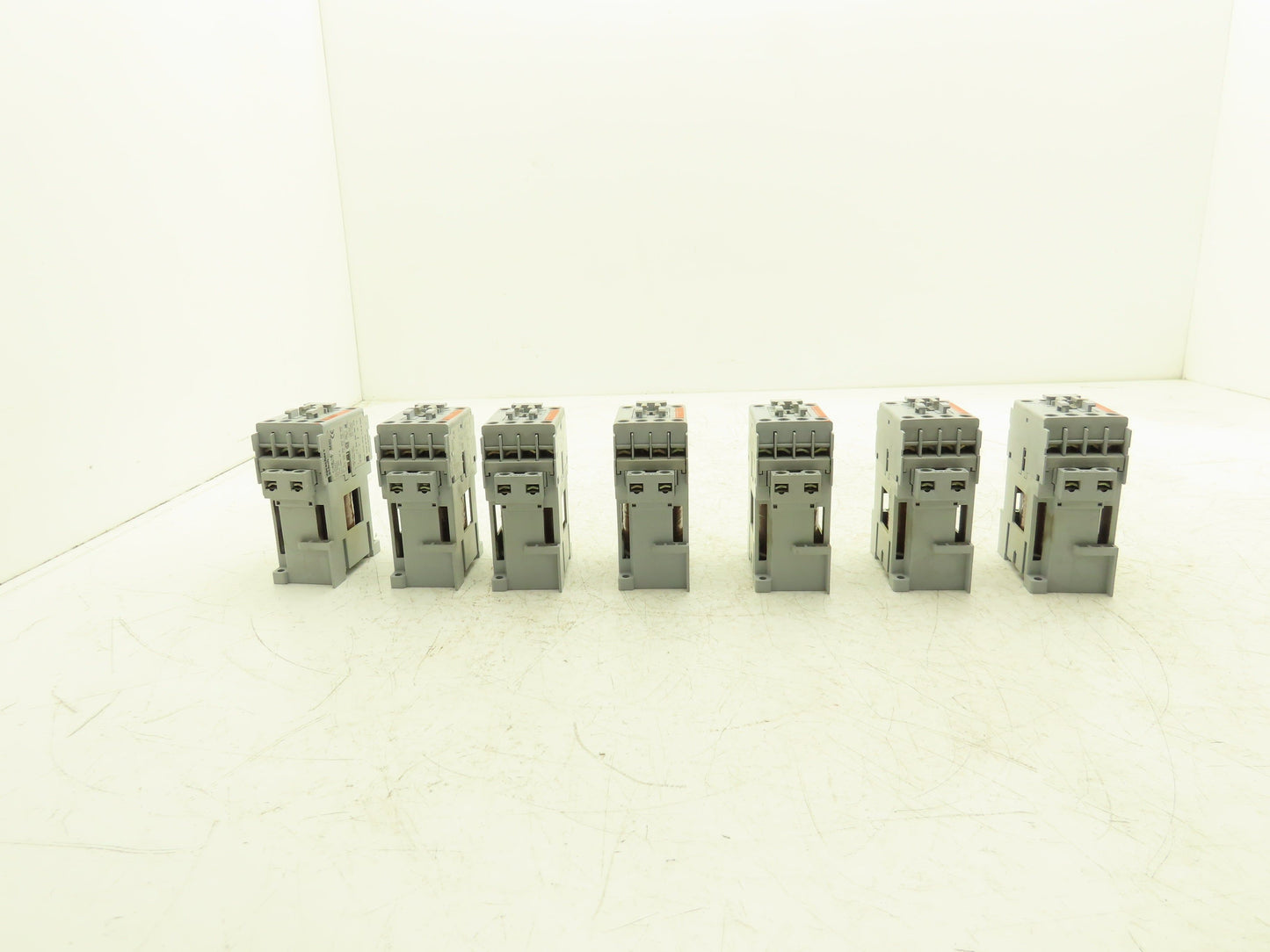 Sprecher Schuh CA7-16D-M40 Motor Starter 4 P 24VDC Coil 5kw 10Hp 600V Lot of 7