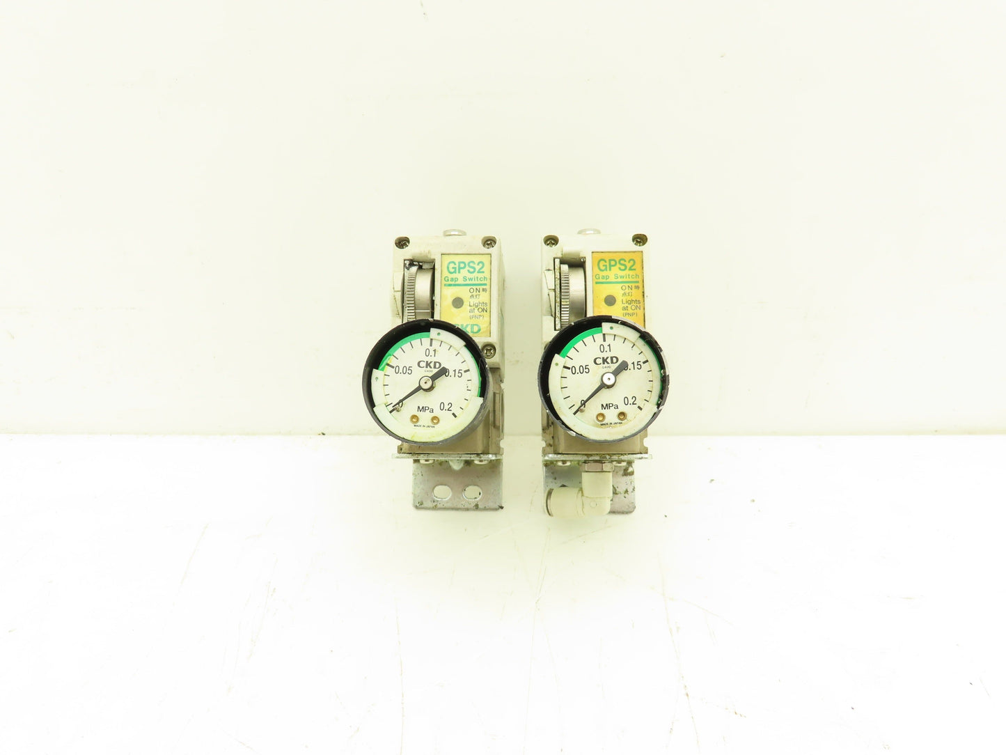 CKD GPS2-07-15-PGC0 Gap Switch 50-200kPa 7-29psi Lot of 2