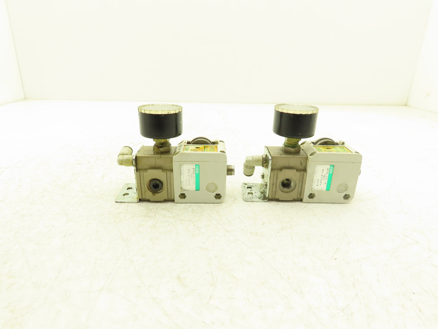 CKD GPS2-07-15-PGC0 Gap Switch 50-200kPa 7-29psi Lot of 2