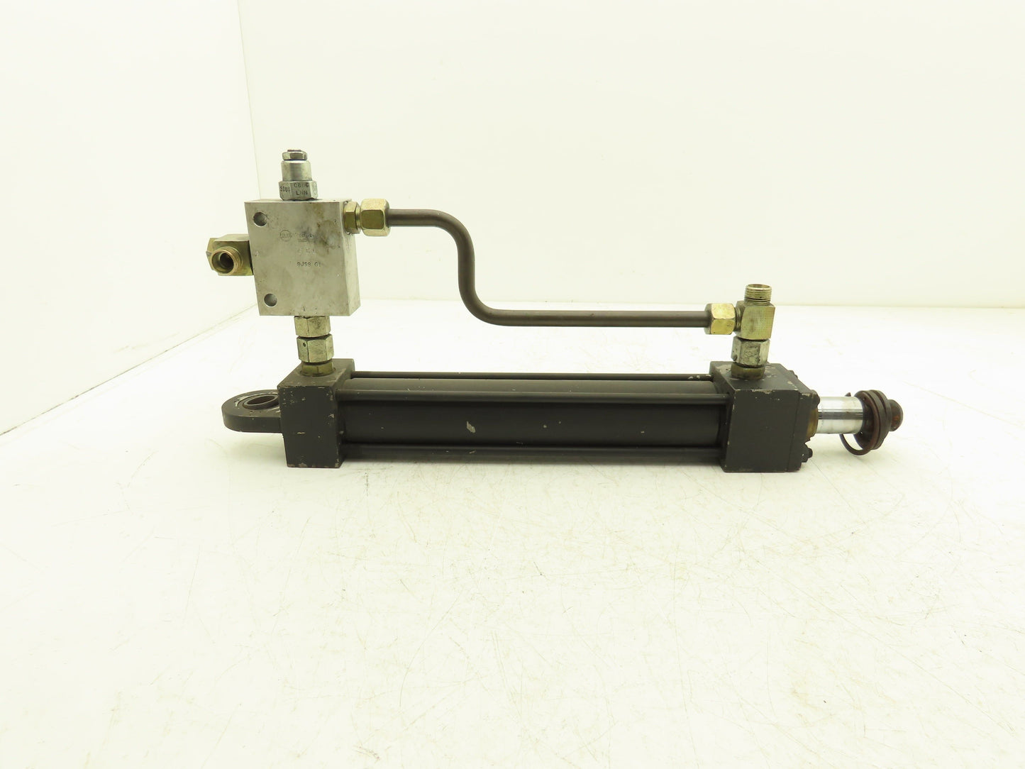 Parker CSBDHMIRNS23MC Cylinder 230mm Stroke 45mm Bore 28mm Rod W/ Sun Manifold