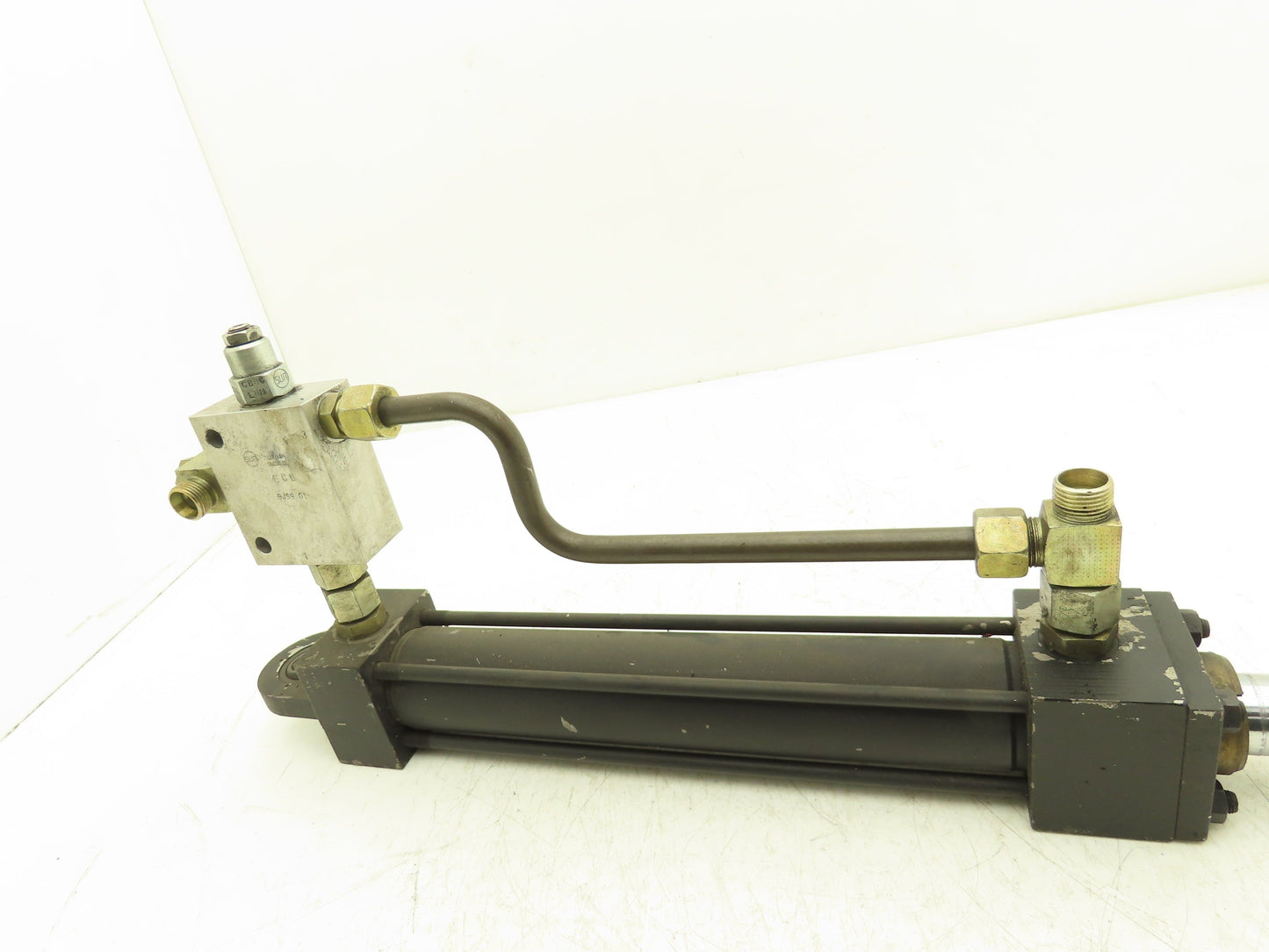 Parker CSBDHMIRNS23MC Cylinder 230mm Stroke 45mm Bore 28mm Rod W/ Sun Manifold