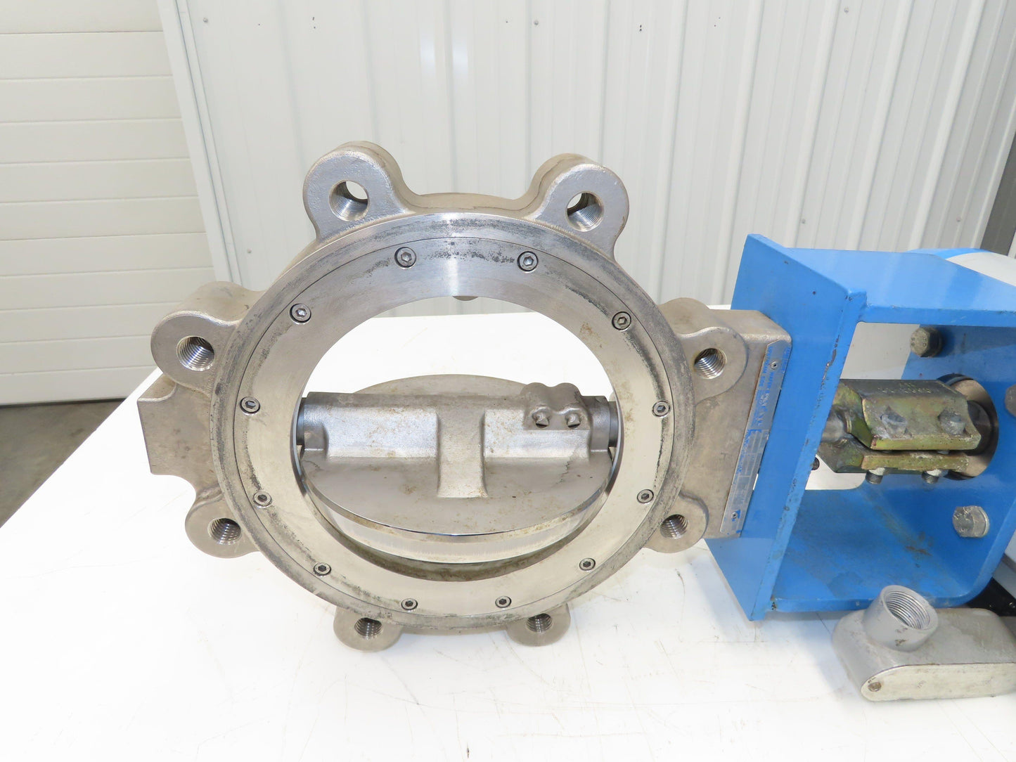 Jamesbury 815L113600XZ Stainless 8" Butterfly Valve Wafer-Sphere Air Actuated