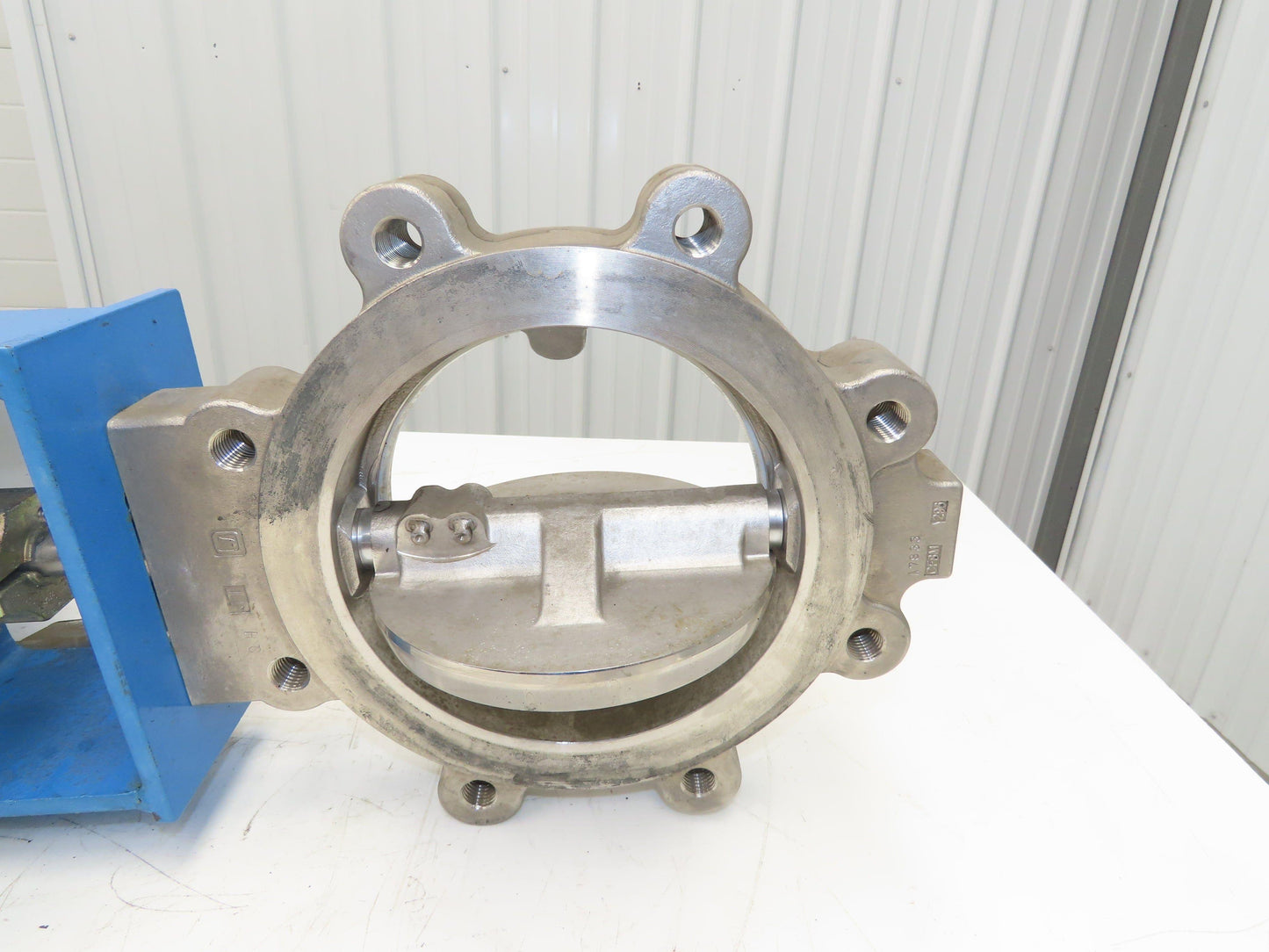 Jamesbury 815L113600XZ Stainless 8" Butterfly Valve Wafer-Sphere Air Actuated