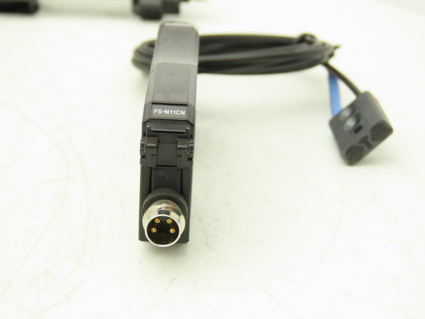 Keyence FS-N11CN Fiber Optic Sensor 24V Various Cable Lengths Included Lot of 5