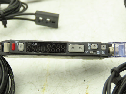 Keyence FS-V31C Fiber Optic Sensor 24V Various Cable Lengths Included Lot of 7