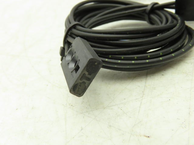 Keyence FS-V31C Fiber Optic Sensor 24V Various Cable Lengths Included Lot of 7