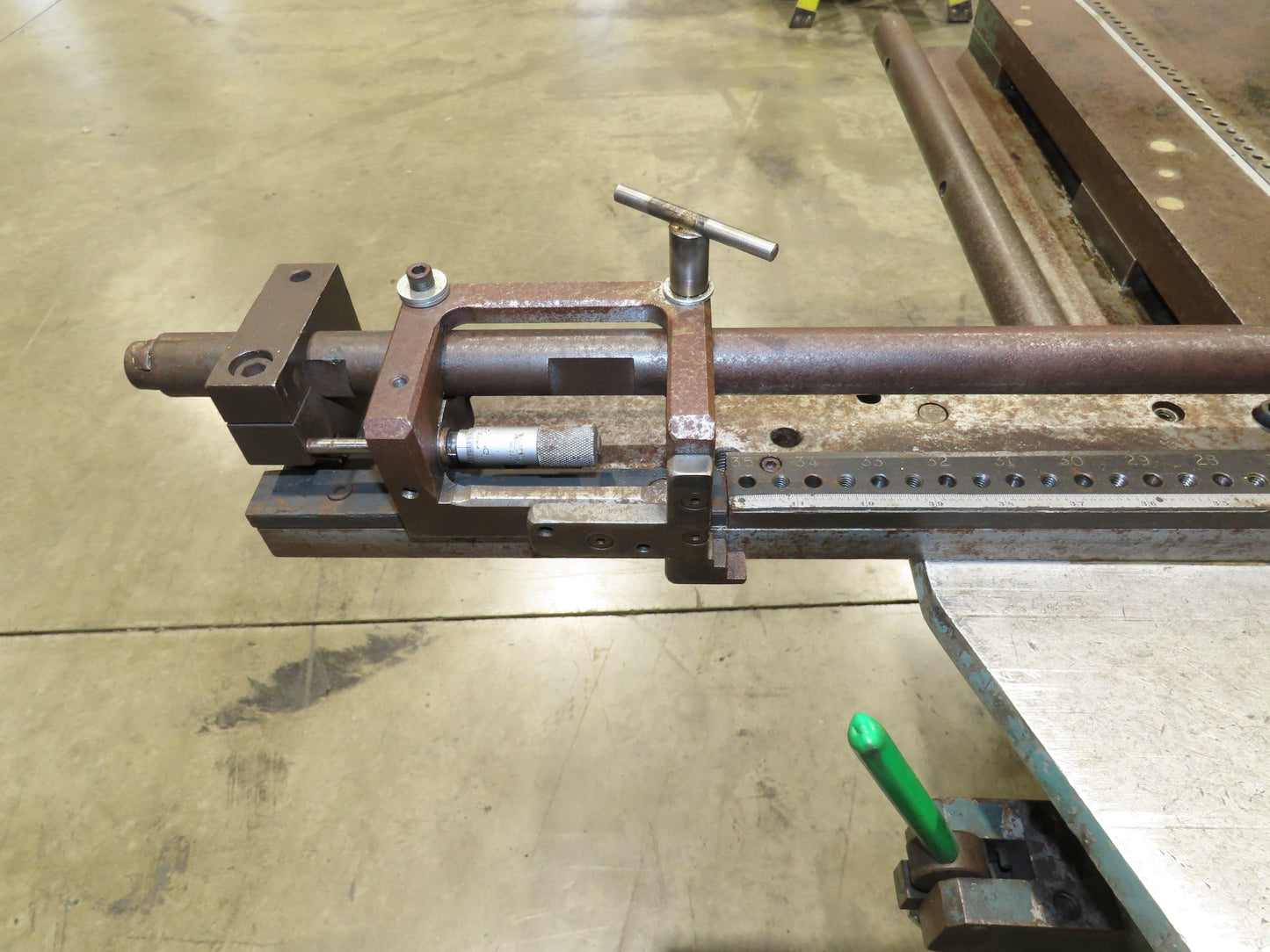 Strippit Fabricator Super 30/30 Single Punch Press 30 Ton 460V *No Foot Switch