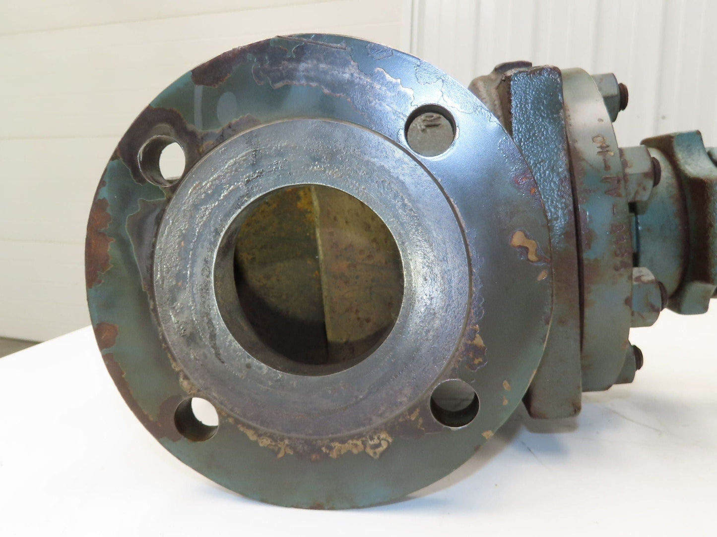 Neles-Jamesbury G110LGC32QC8Y 3" ANSI Globe Valve with Pneumatic Positioner