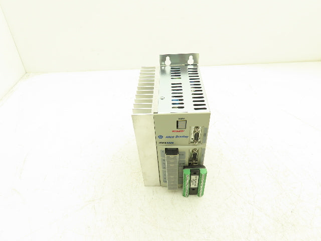 Allen Bradley 2098-DSD-020 Ultra 3000 Servo Drive 120/240V 1PH V1.41 Ser B