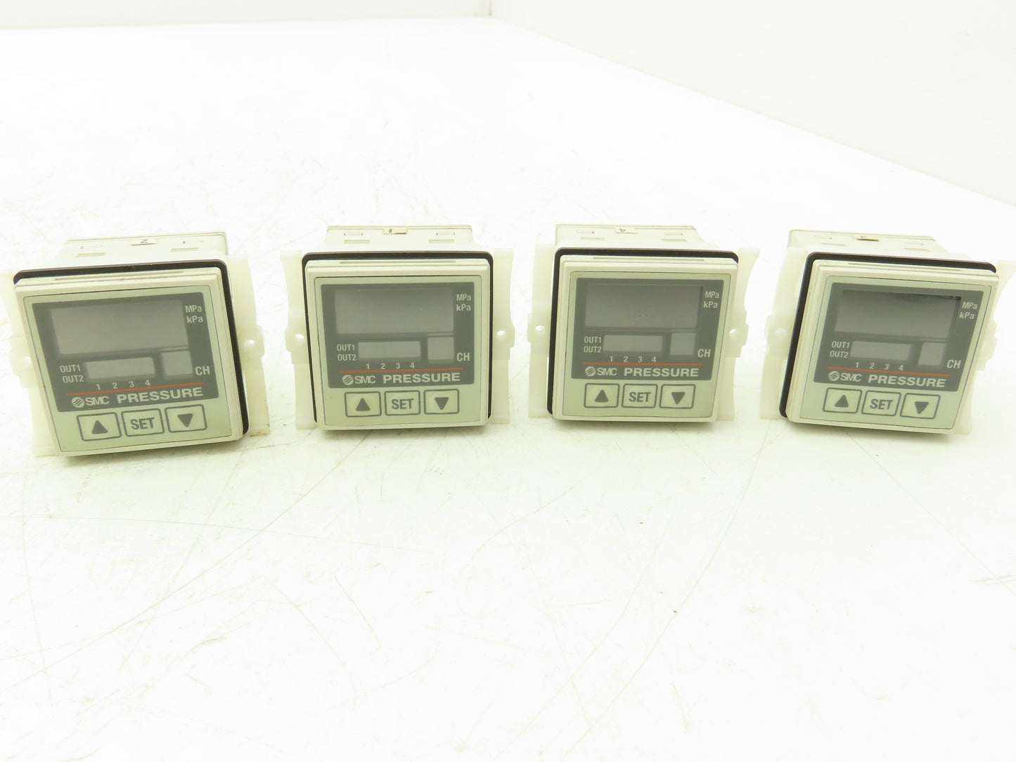 SMC PSE200 Multi Channel Controller Pressure Sensor Lot Of 4