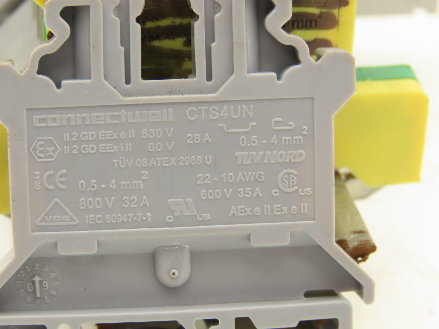 Connectwell Hongfa 41F-1Z-C2-5 Terminal Block Relay base D Rail Mixed Lot of 78