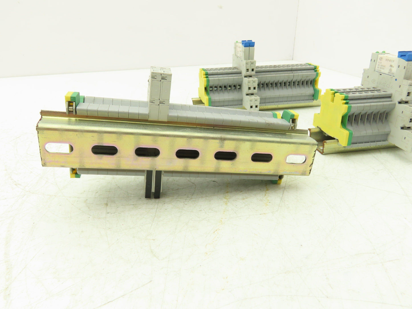 Connectwell Hongfa 41F-1Z-C2-5 Terminal Block Relay base D Rail Mixed Lot of 78