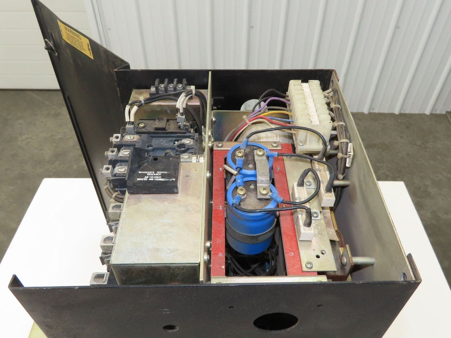 Allen Bradley 1392-B040-RF-MC-B-D1-F2-F4 AC Drive 480Vac In 440V 19A 0-200Hz Out