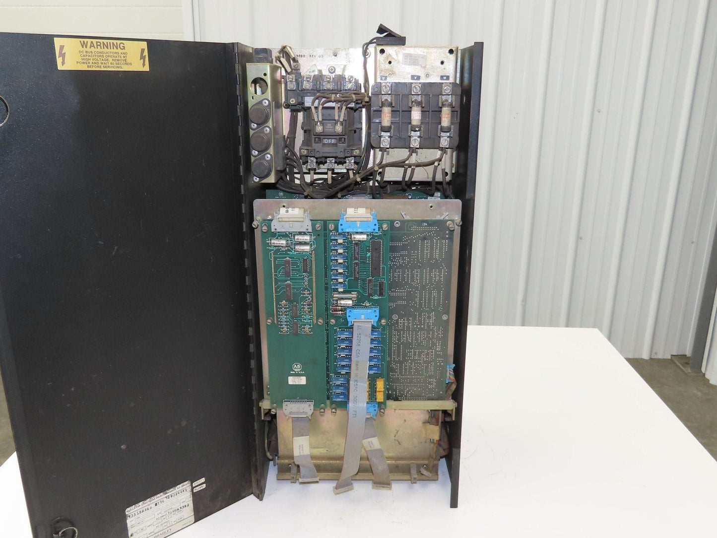 Allen Bradley 1392-B040-RF-MC-B-D1-F2-F4 AC Drive 480Vac In 440V 19A 0-200Hz Out