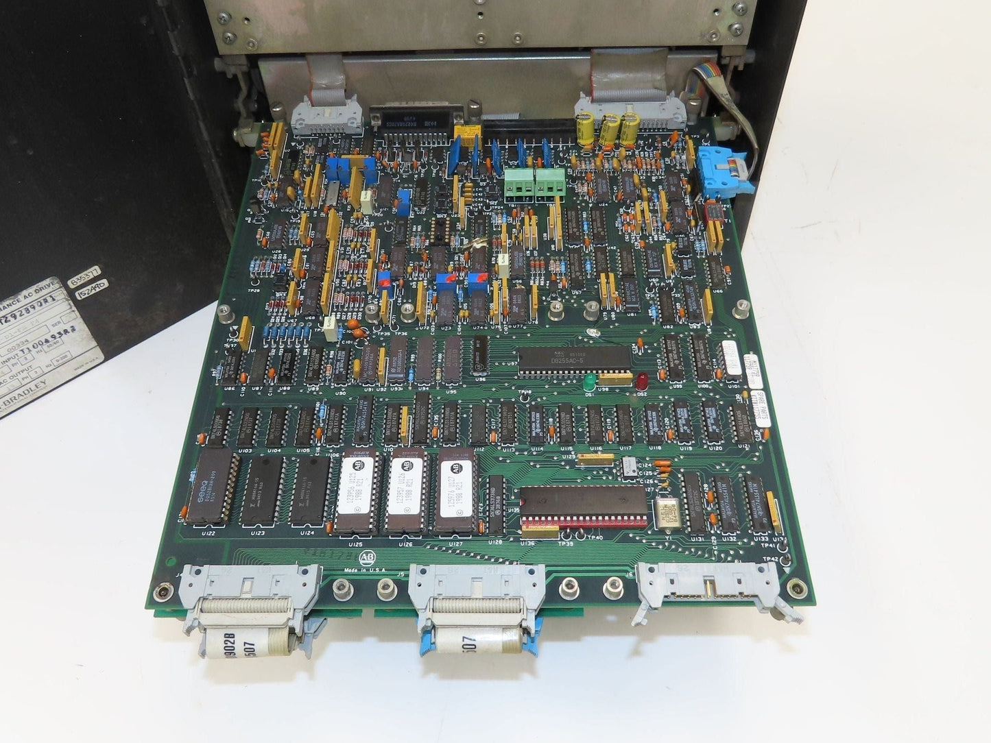 Allen Bradley 1392-B040-RF-MC-B-D1-F2-F4 AC Drive 480Vac In 440V 19A 0-200Hz Out