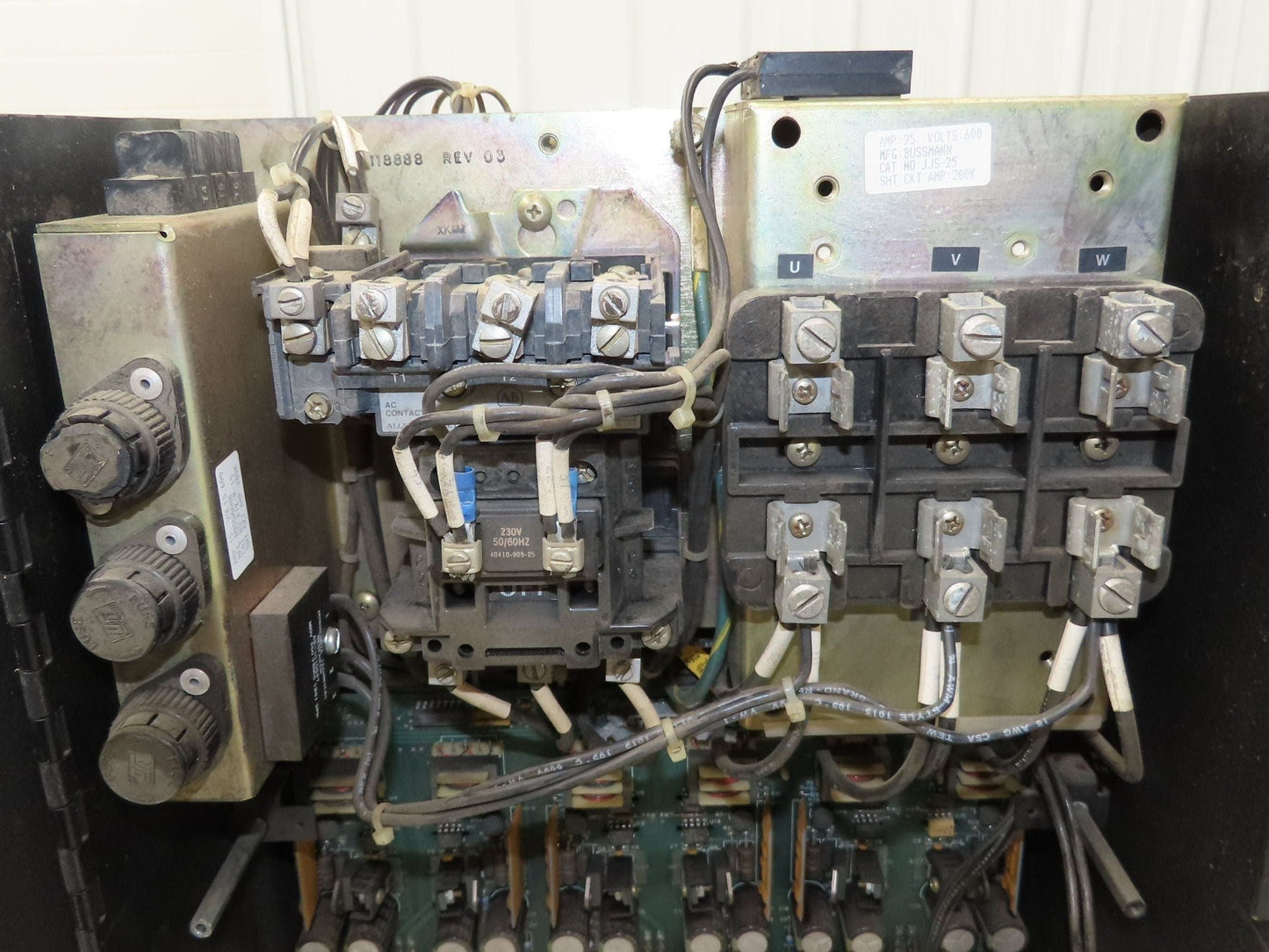 Allen Bradley 1392-B040-RF-MC-B-D1-F1-F4 AC Drive 480Vac In 440v 19A 0-200Hz Out