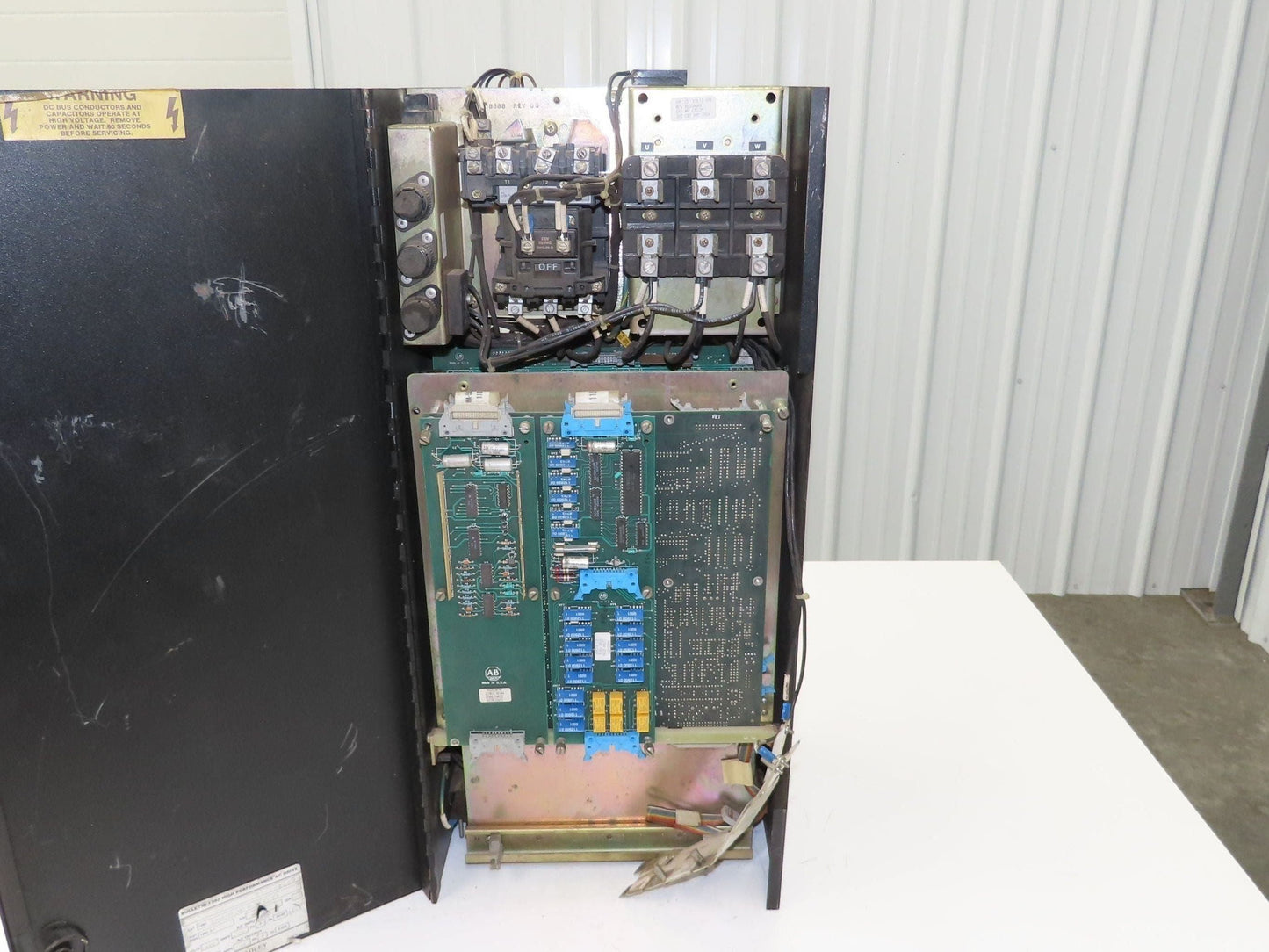 Allen Bradley 1392-B040-RF-MC-B-D1-F1-F4 AC Drive 480Vac In 440v 19A 0-200Hz Out