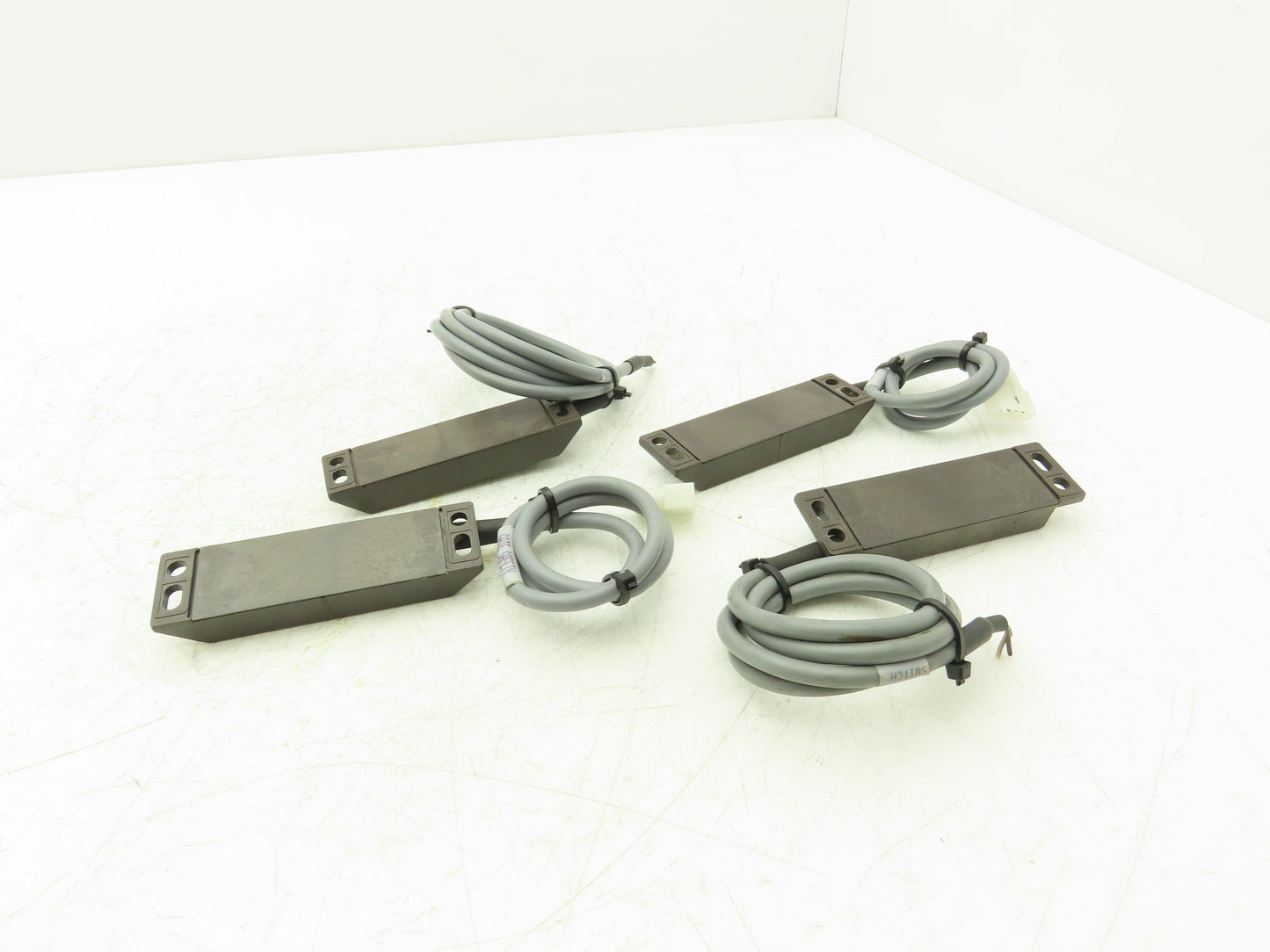 Schmersal BNS 33-11z Magnetic Safety Switch Sensor 100VAC Lot of 4