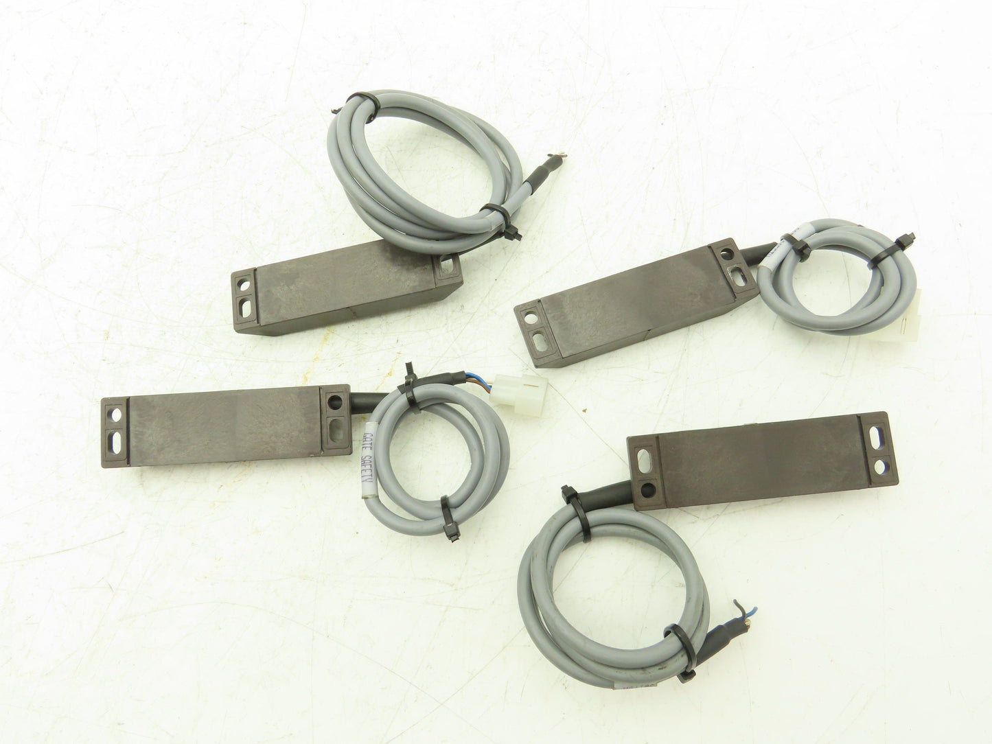 Schmersal BNS 33-11z Magnetic Safety Switch Sensor 100VAC Lot of 4