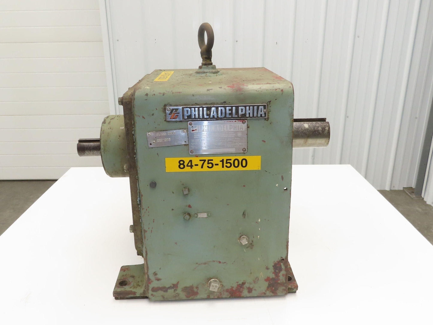 Philadelphia 6HL2 Inline Gearbox Drive 6.2:1 Reducer 327rpm 40Hp 2-7/8" Output