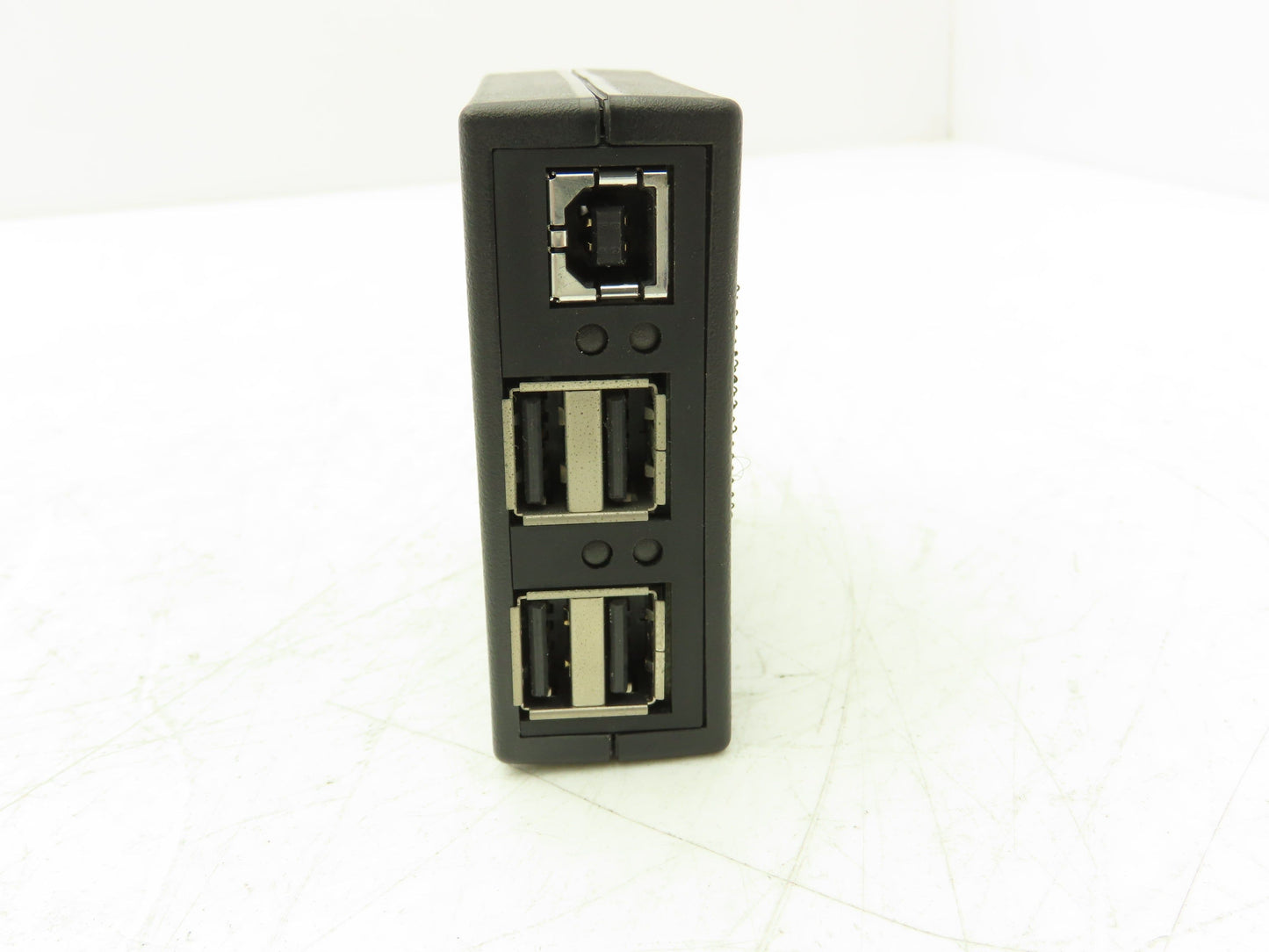 Digi International 301-1010-44 Hubport 4C 5.5-30VDC USB Four Port No Cords Incl