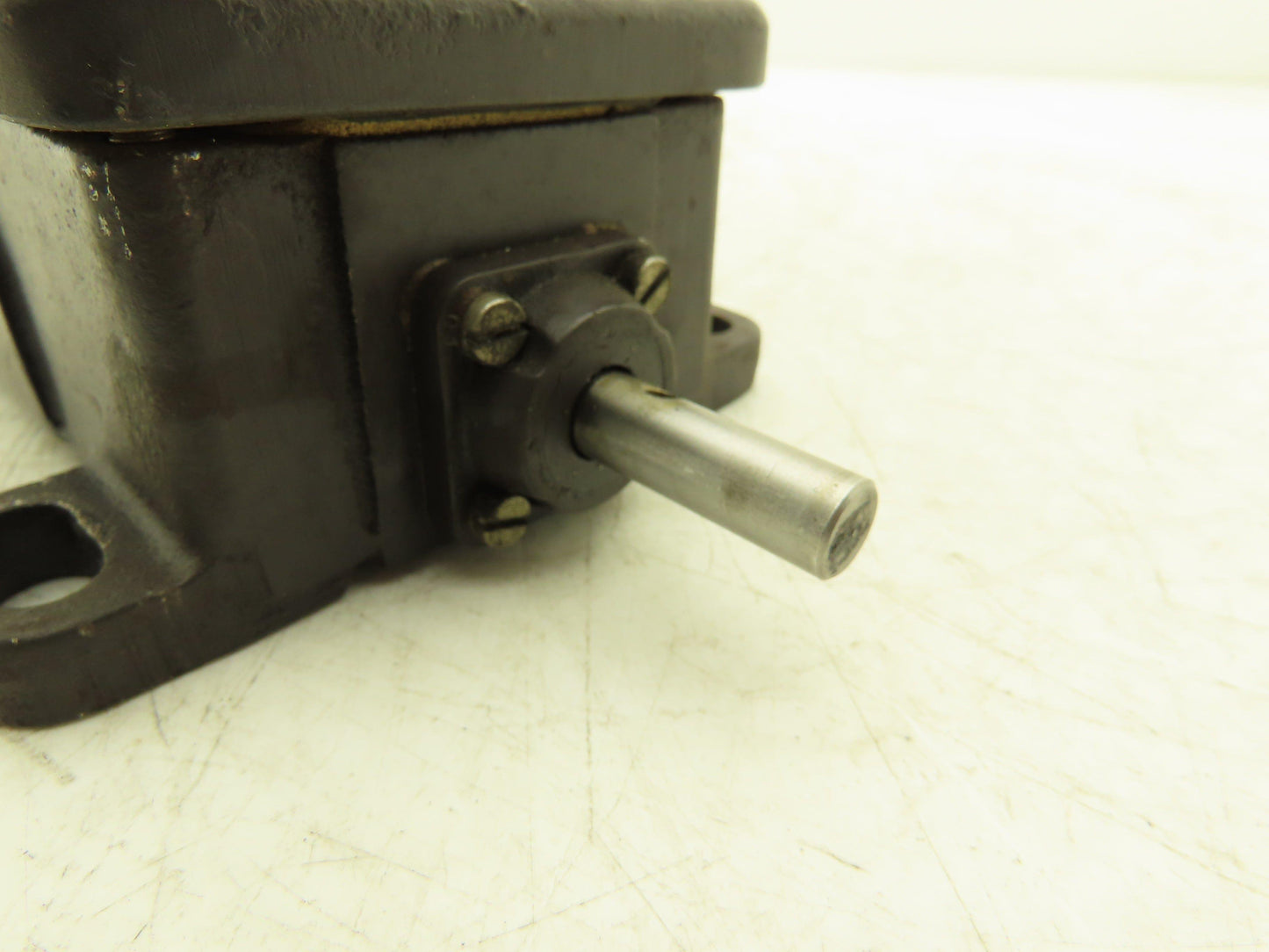 Schmersal MSP 452-11/11Y Rotating Spindle Limit Switch 250V 6A 10mm" Shaft