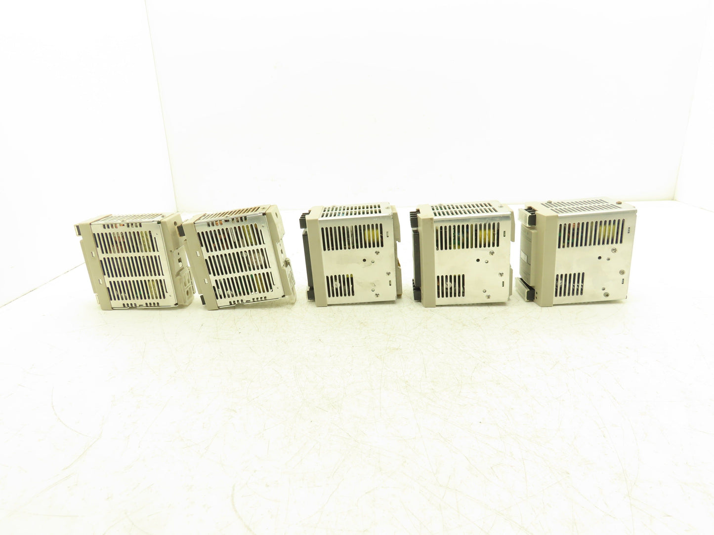 Omron S8VS DIN Rail Power Supply 24VDC 7.5A 5A Out 100-240VAC 1Ph In Lot of 5