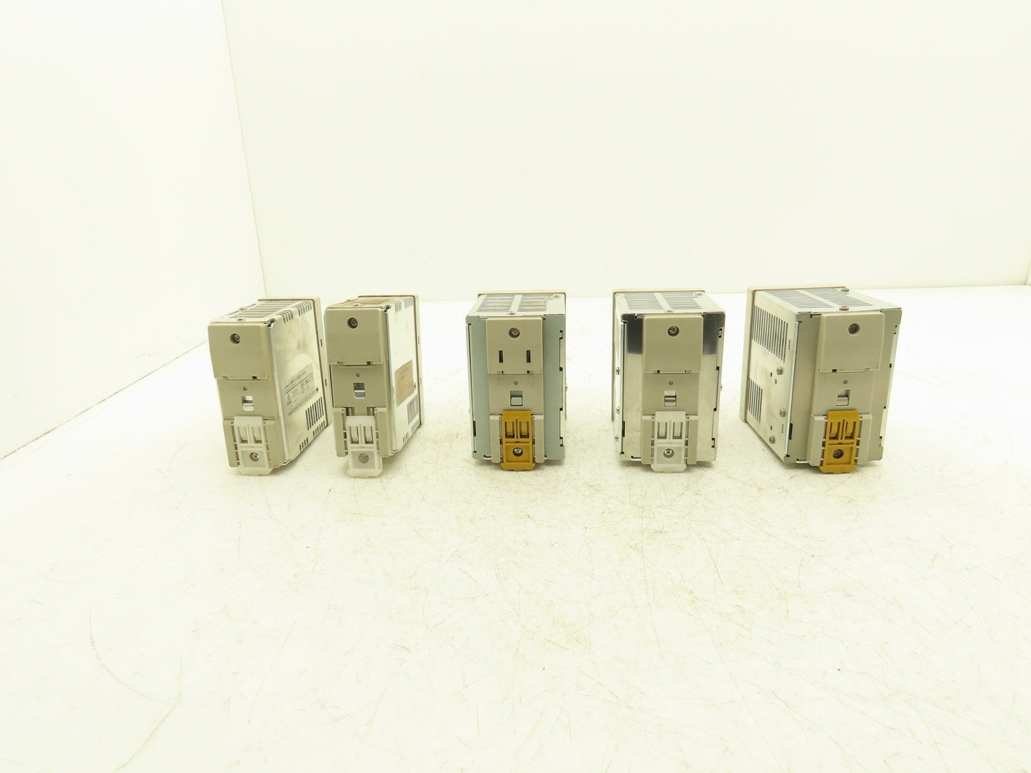 Omron S8VS DIN Rail Power Supply 24VDC 7.5A 5A Out 100-240VAC 1Ph In Lot of 5