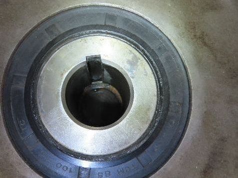 Hub City HB2073ES Helical Gearbox 18.65 Reducer 15Hp 94rpm 213TC Hollow Shaft