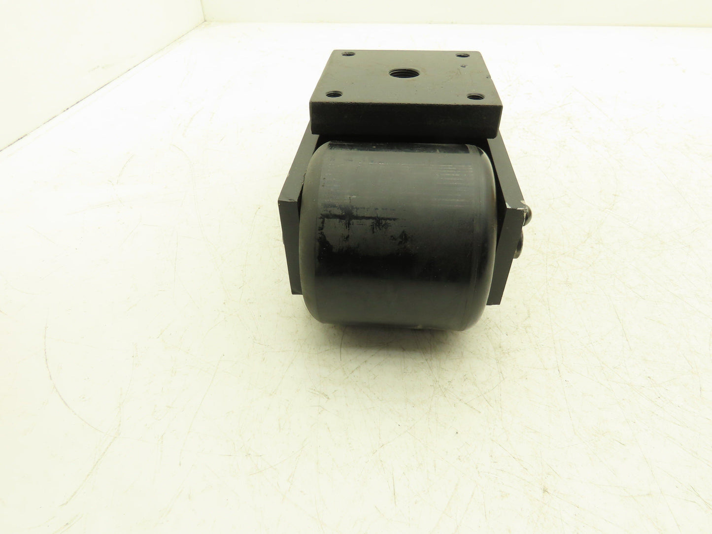 Raymond 136-002-073 Forklift Load Wheel Assembly 2 Wheel Adjustable Height