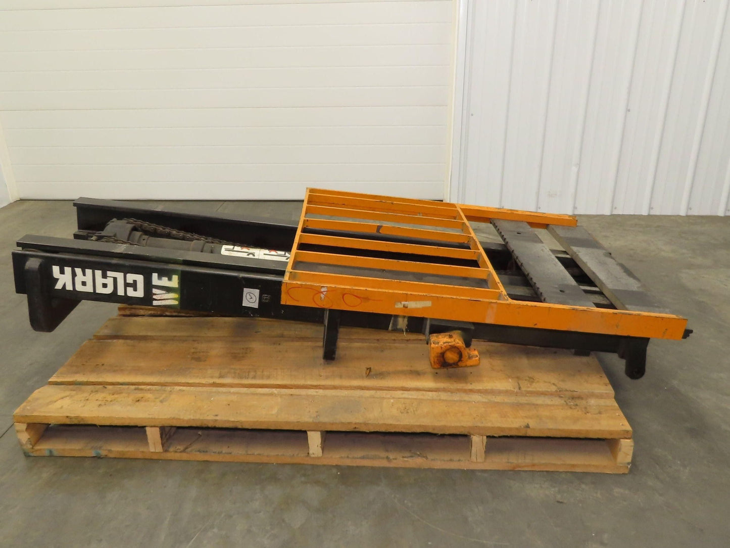 Clark S40 PowrWorker Forklift Mast 2-Stage 130" Lift 47"x 38" Carriage Class 2