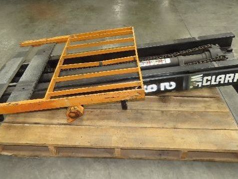 Clark S40 PowrWorker Forklift Mast 2-Stage 130" Lift 47"x 38" Carriage Class 2