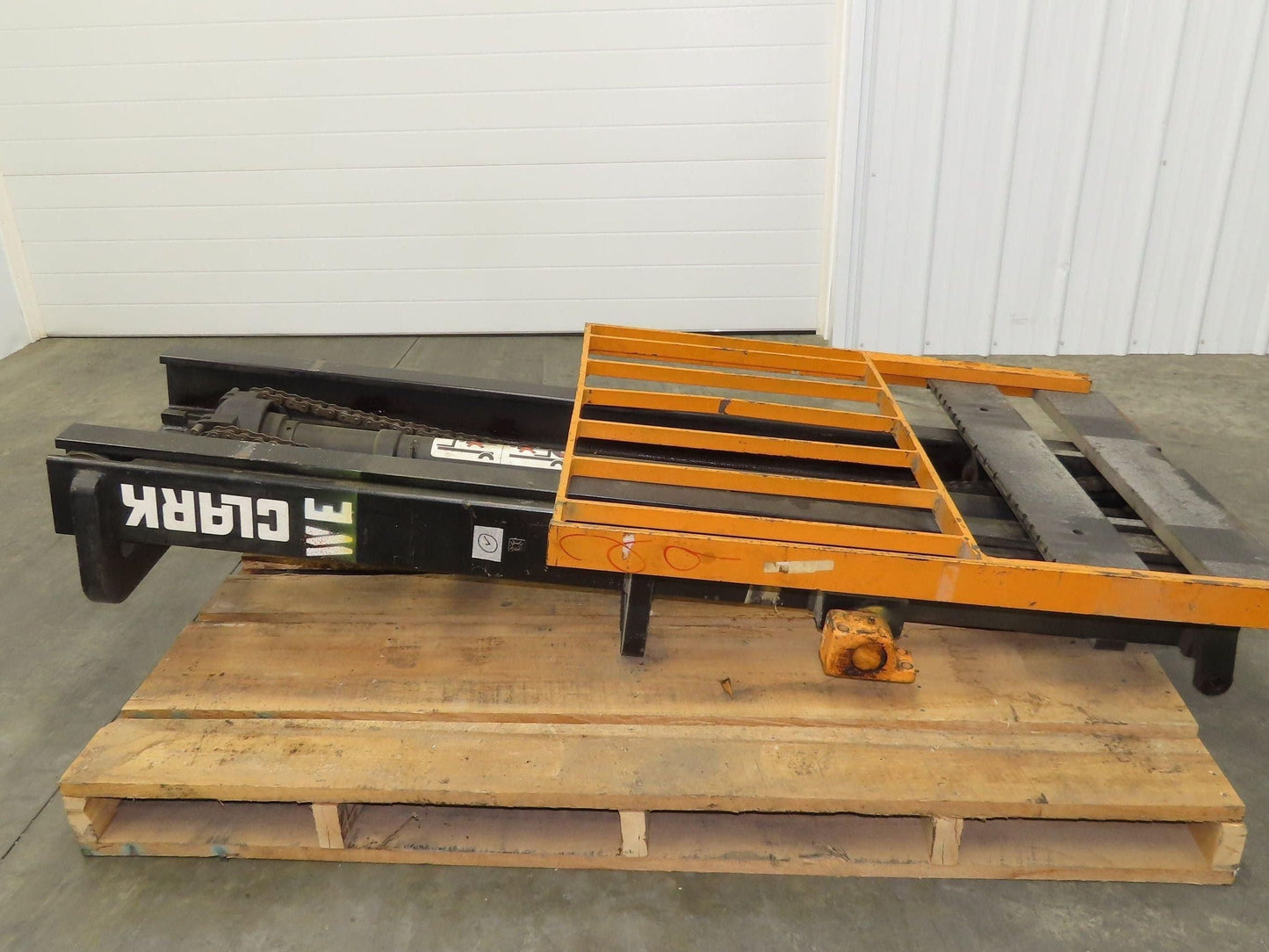 Clark S40 PowrWorker Forklift Mast 2-Stage 130" Lift 47"x 38" Carriage Class 2