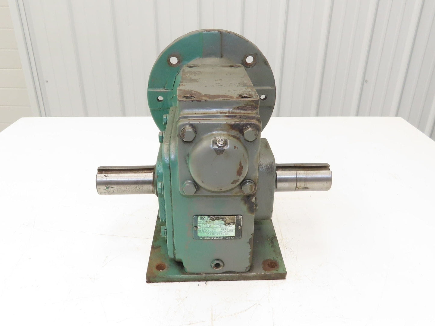 Winsmith D-90 SE Gearbox 15:1 Reducer 5.5Hp 116rpm 180TC Dual Shaft 935MWNS23006